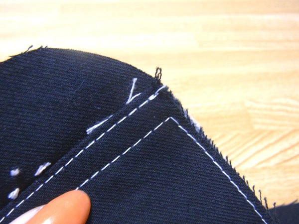 Folding collar stand to mark center