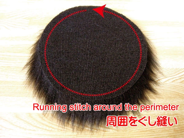 Preparing fur fabric for sewing a furry bulb
