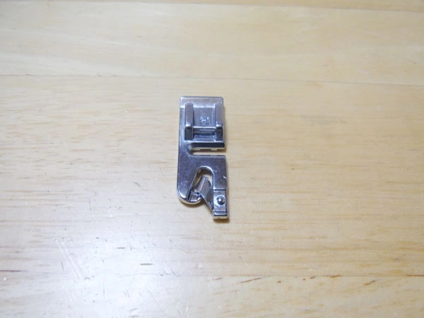 Overcast stitch seam finishing with a sewing machine