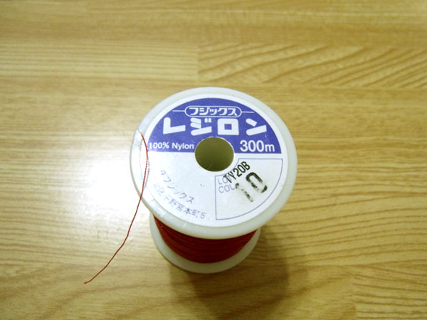 Materials for sewing gloves using stretch fabric and knit thread