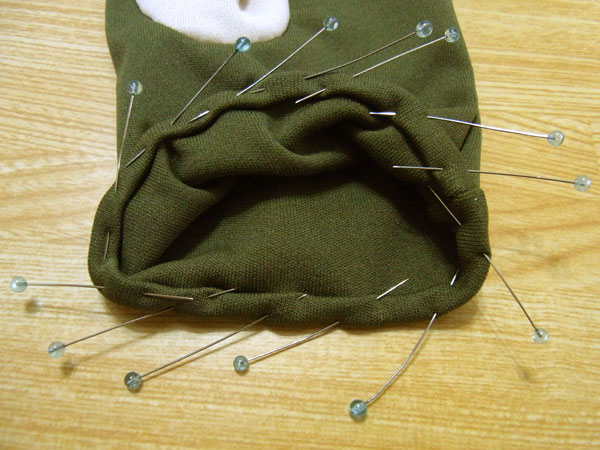 Checking glove seams after turning inside out