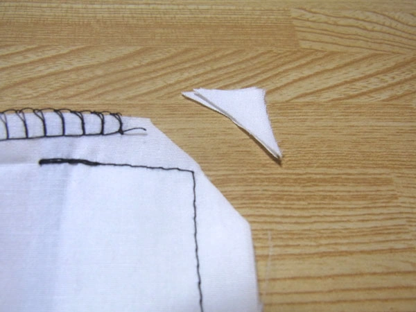 Diagonal trimmed seam allowance for thick fabrics